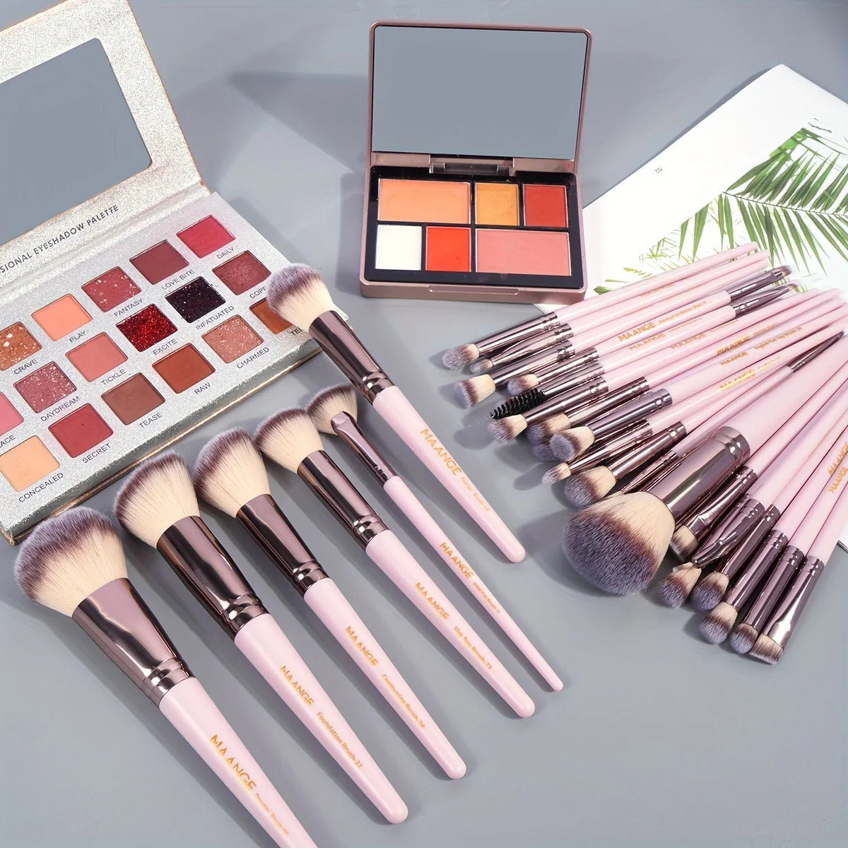MAANGE 30pcs Professional Makeup Brush Set (Bag Included)