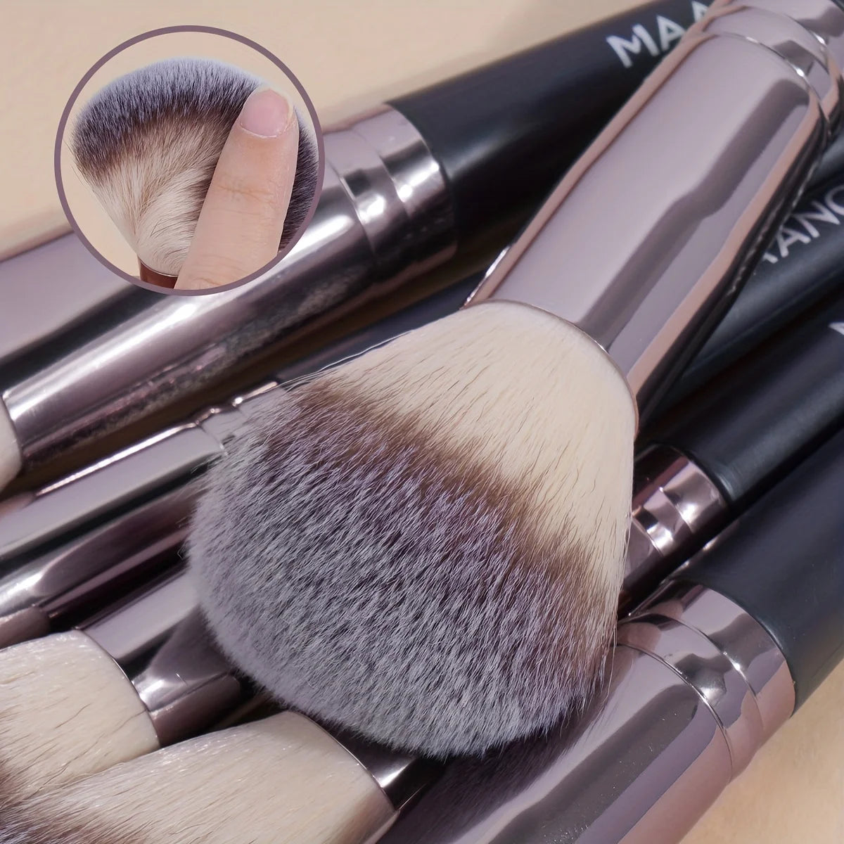 MAANGE 30pcs Professional Makeup Brush Set (Bag Included)